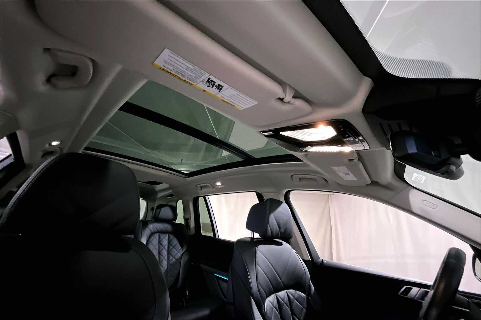 Vehicle image 13 of 35