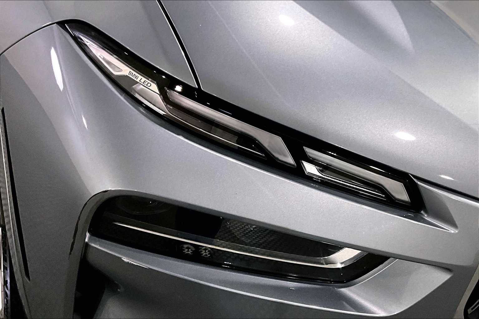 Vehicle image 26 of 35
