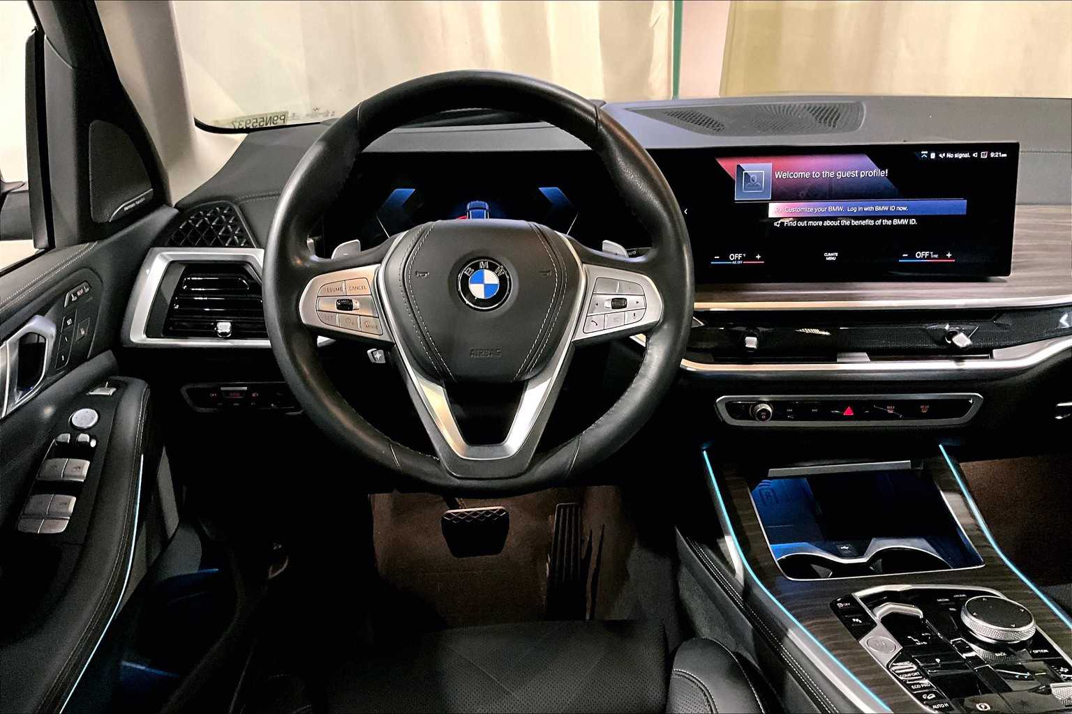 Vehicle image 7 of 35