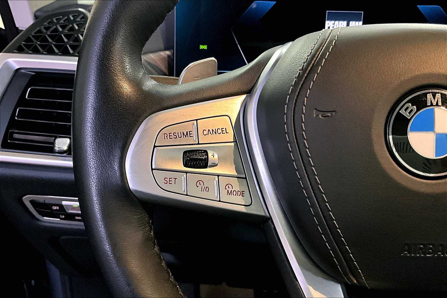 Vehicle image 23 of 35