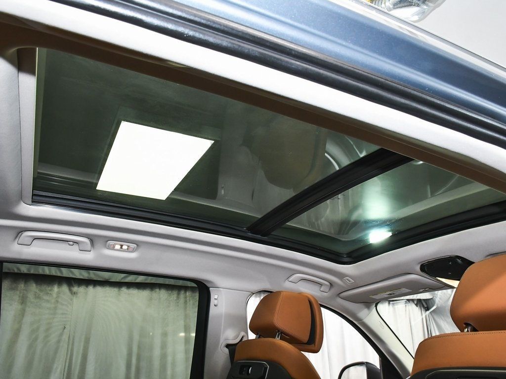 Vehicle image 59 of 100