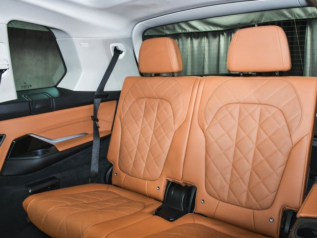 Vehicle image 62 of 100
