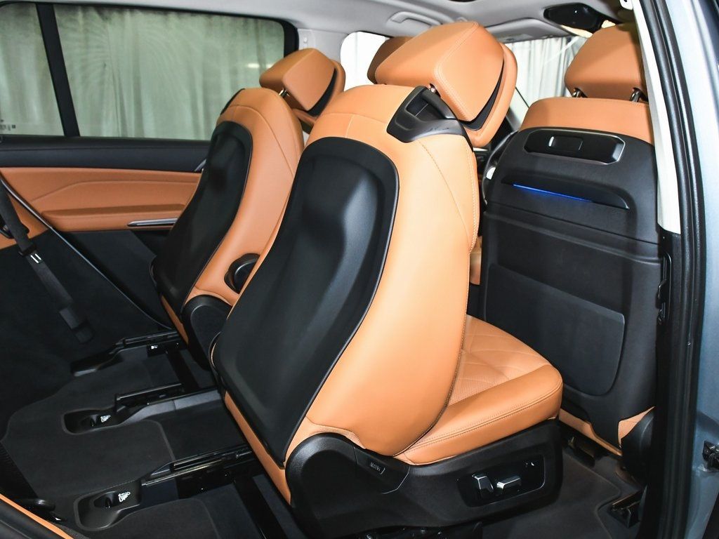Vehicle image 66 of 100