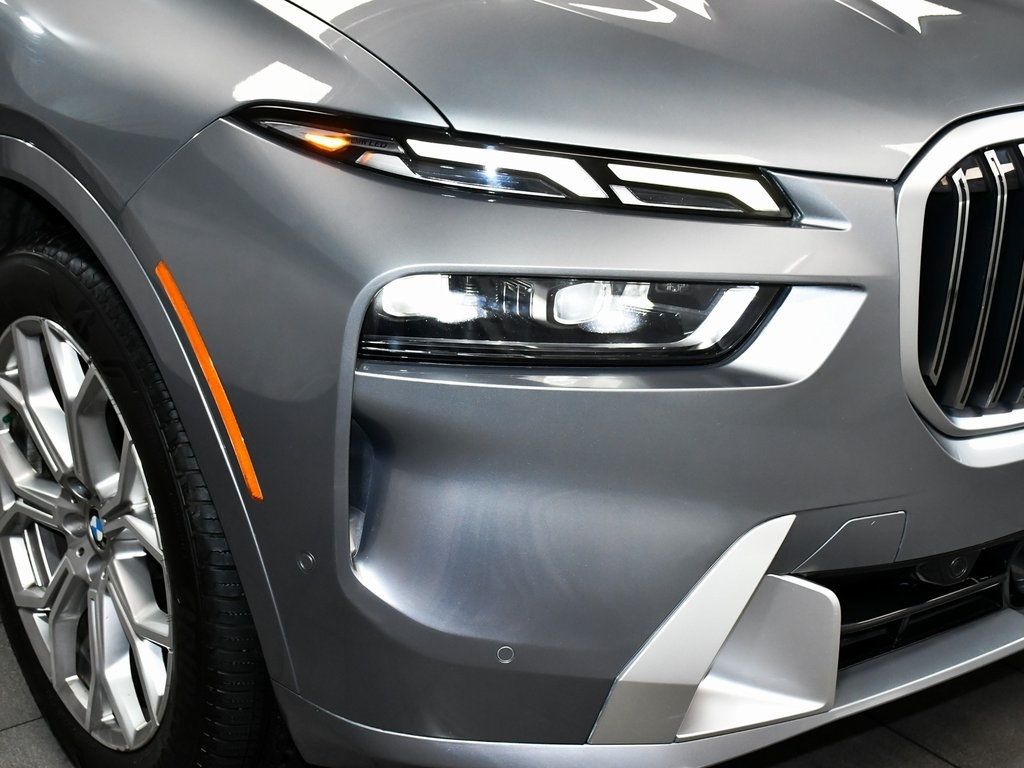 Vehicle image 82 of 100