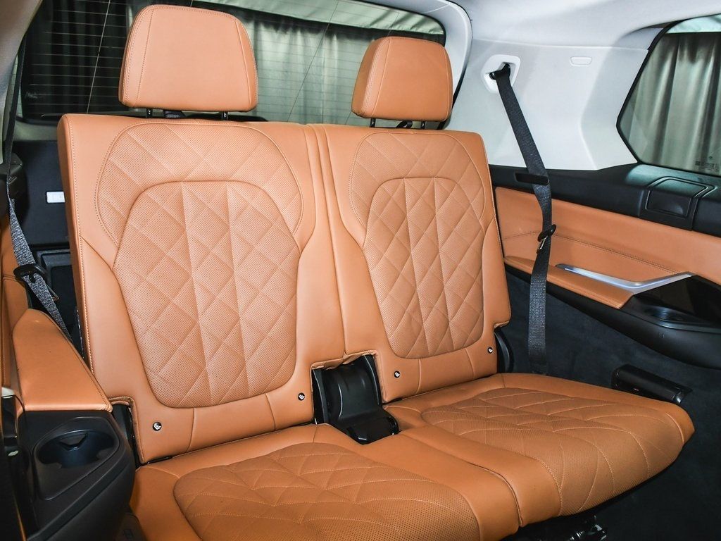 Vehicle image 63 of 100
