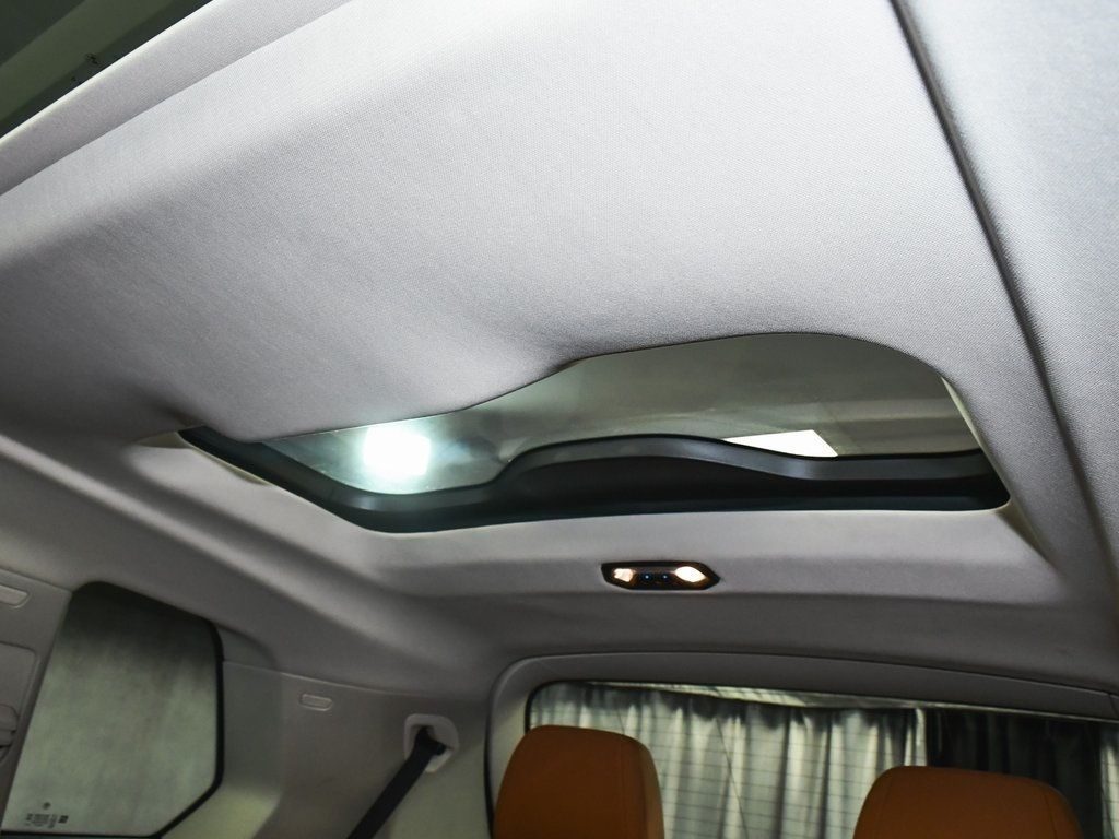 Vehicle image 61 of 100