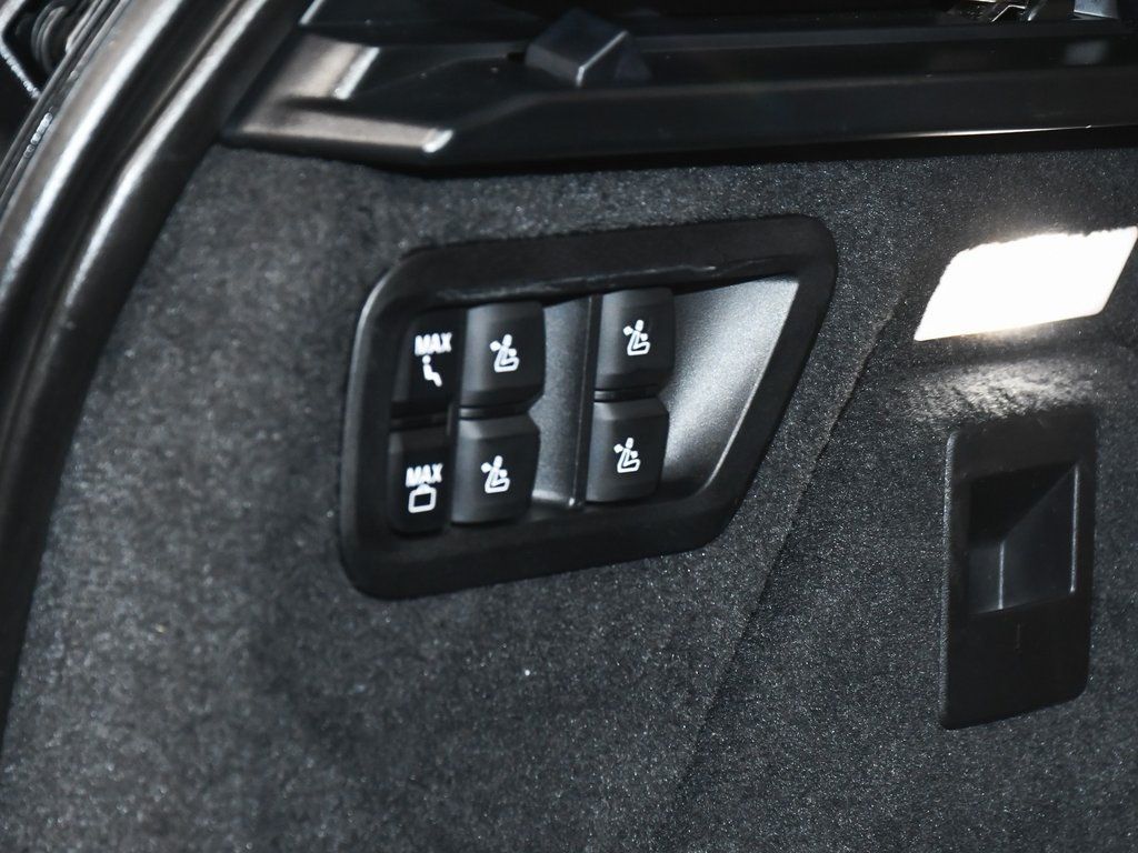 Vehicle image 78 of 100
