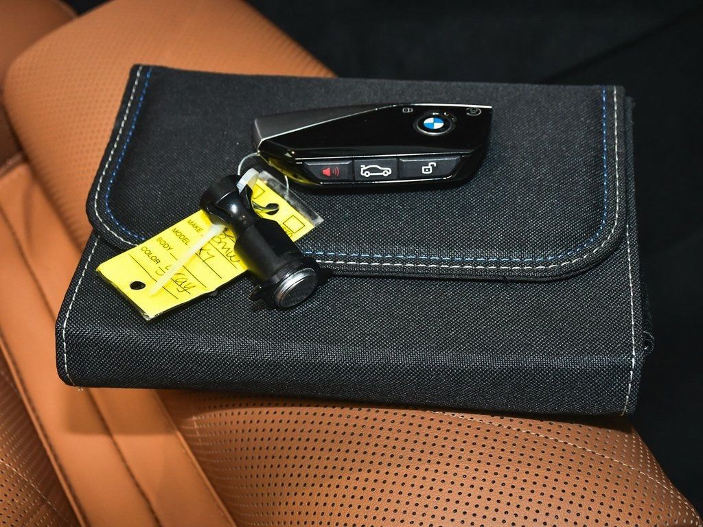 Vehicle image 74 of 100