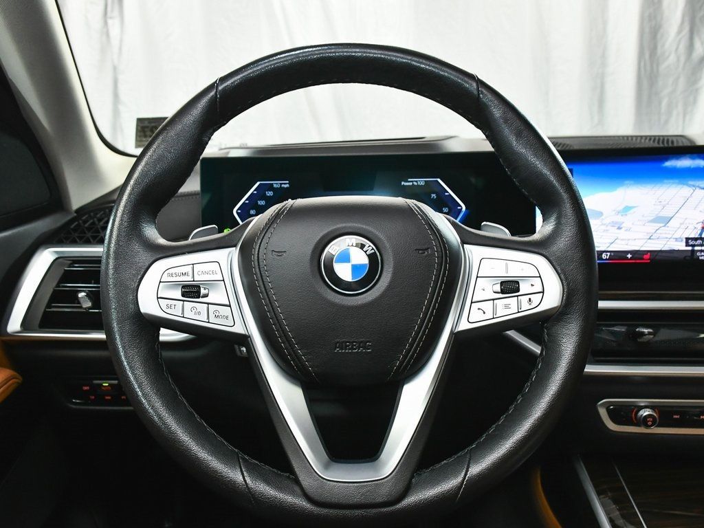 Vehicle image 37 of 100
