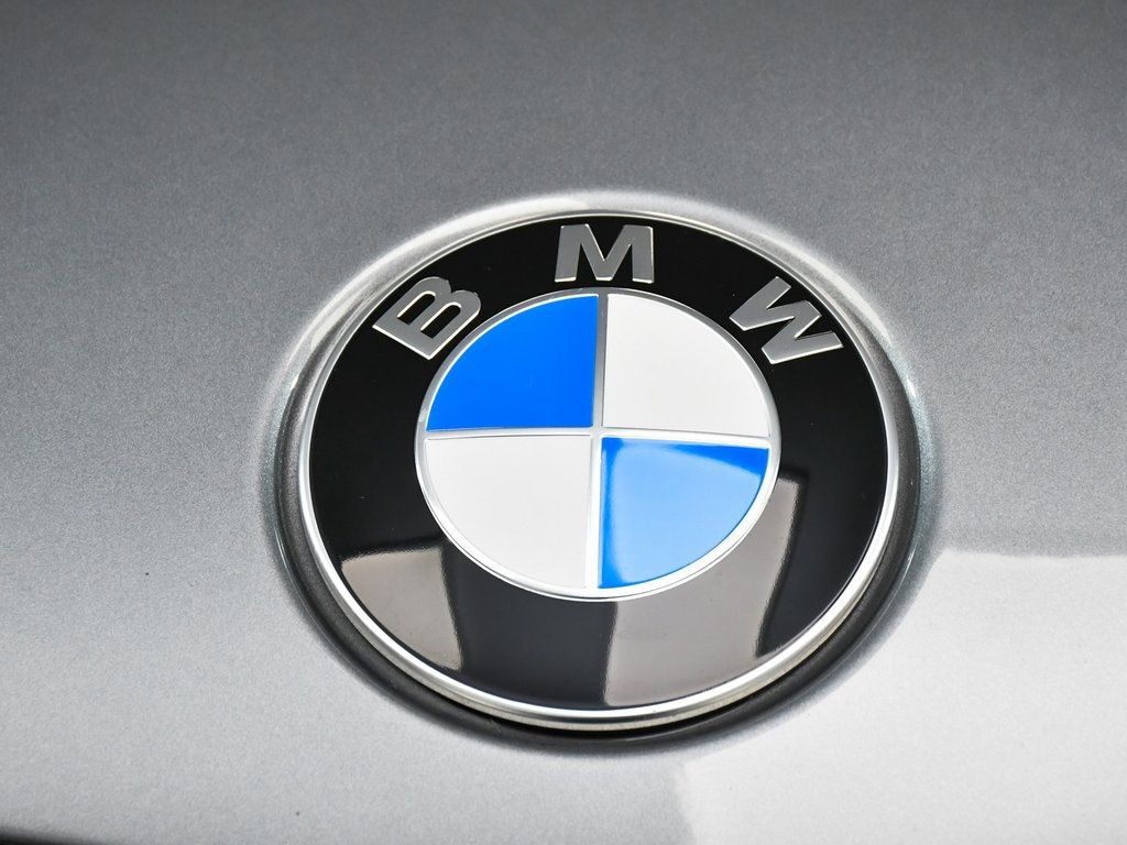 Vehicle image 99 of 100