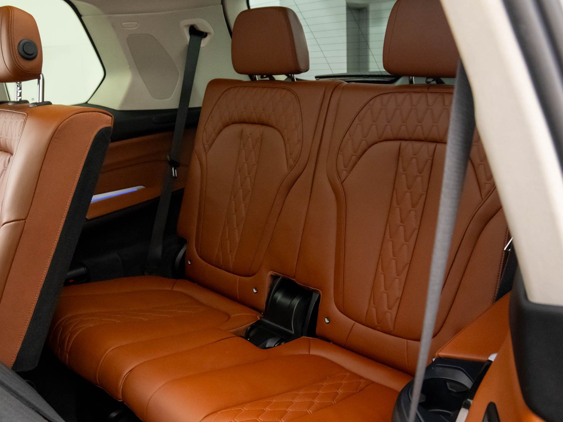 Vehicle image 20 of 40