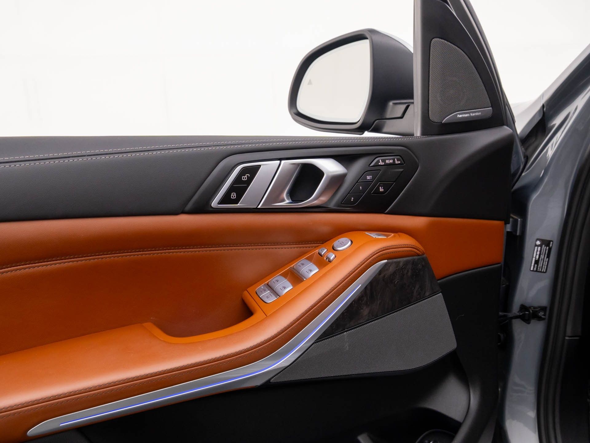 Vehicle image 15 of 40