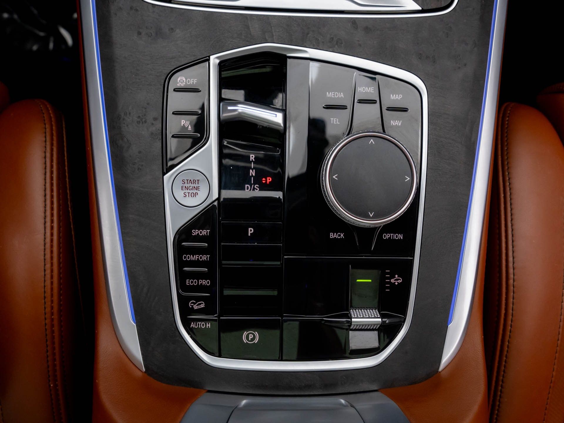 Vehicle image 22 of 40