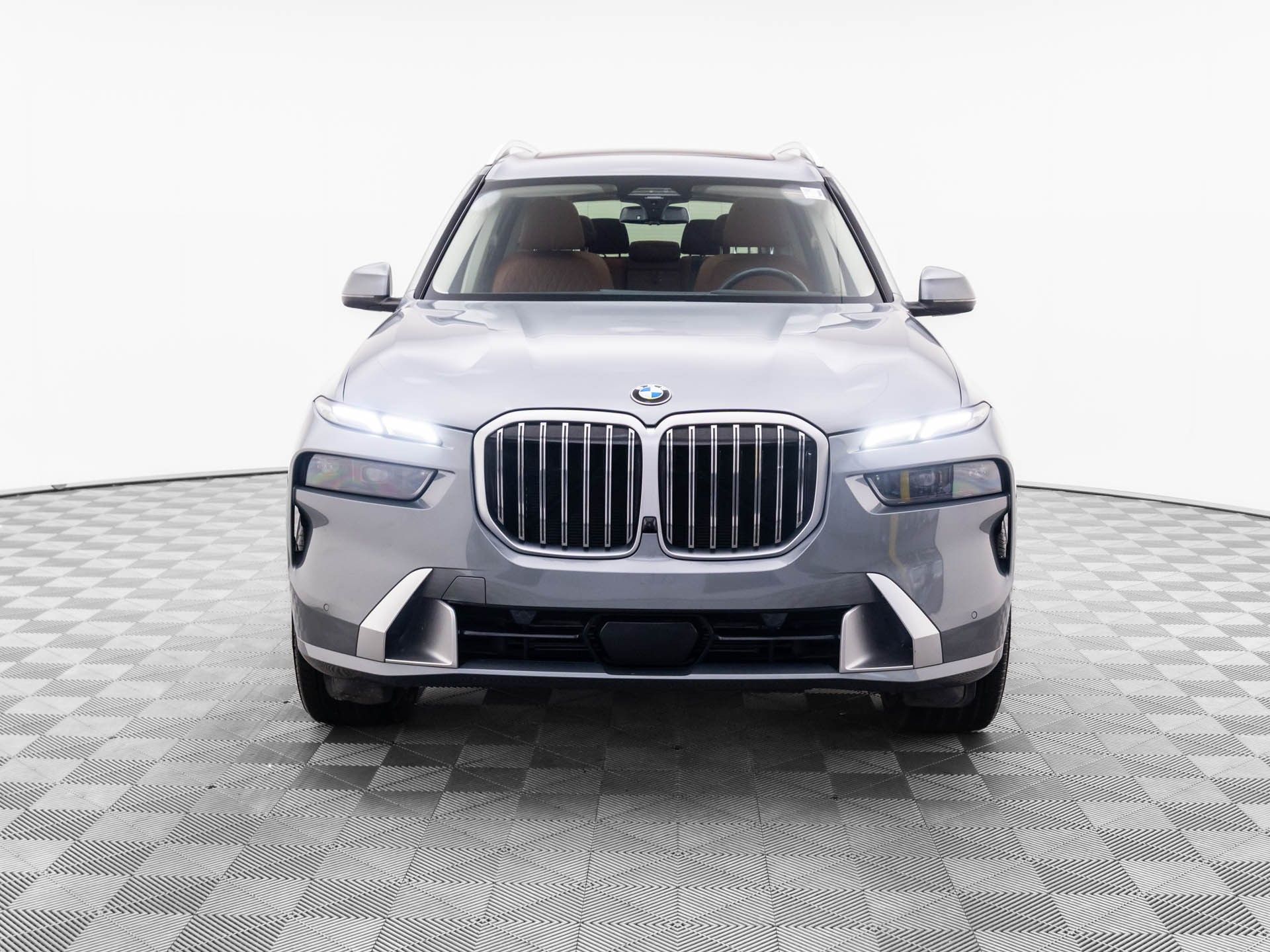Vehicle image 3 of 40