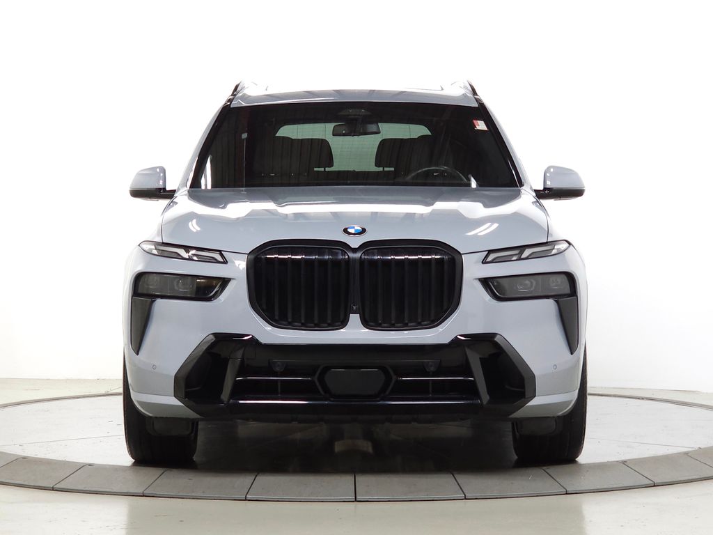 2023 BMW X7 xDrive40i Image 3 of 40