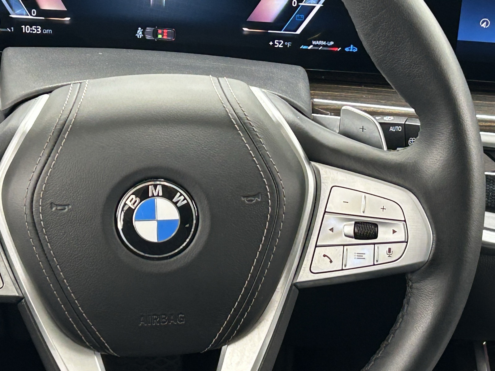 Vehicle image 13 of 44