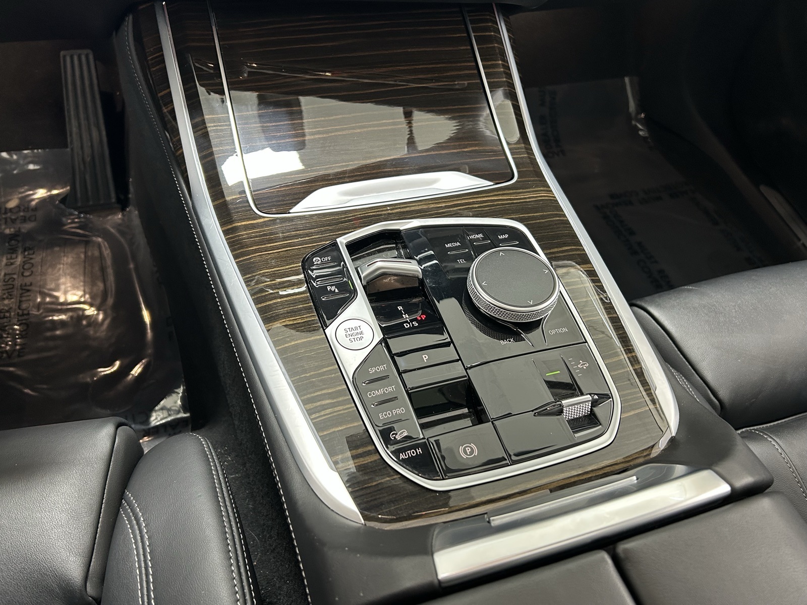 Vehicle image 20 of 44