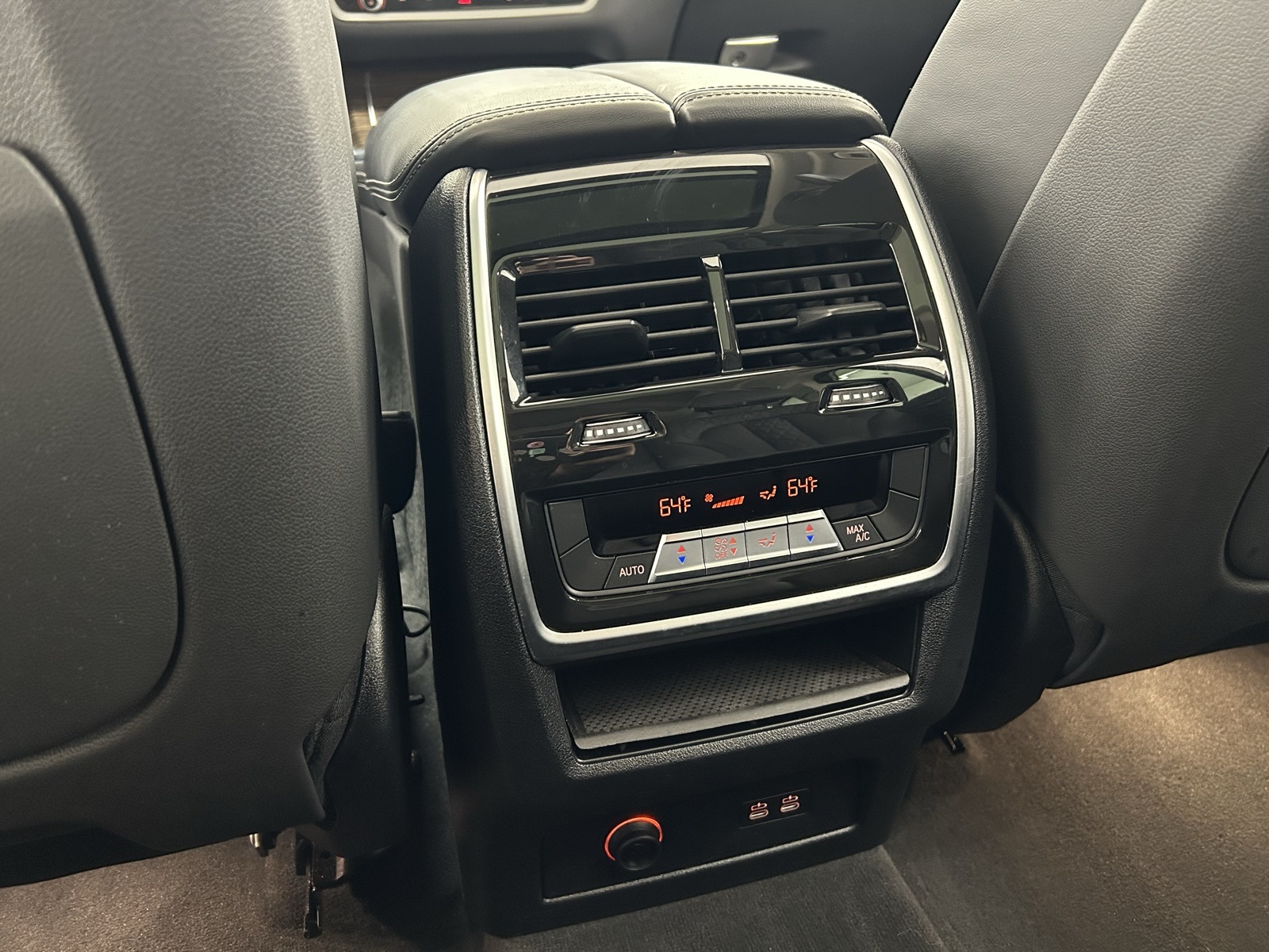 Vehicle image 35 of 44
