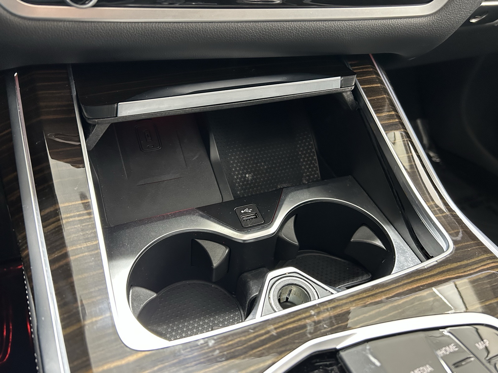 Vehicle image 19 of 44