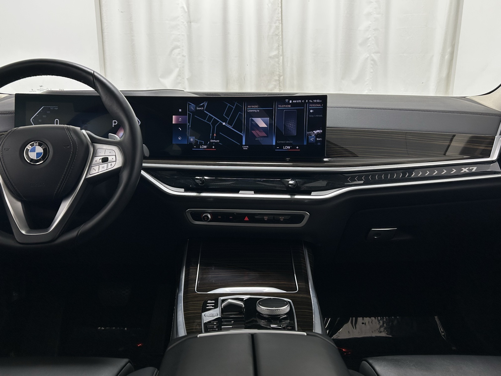 Vehicle image 9 of 44