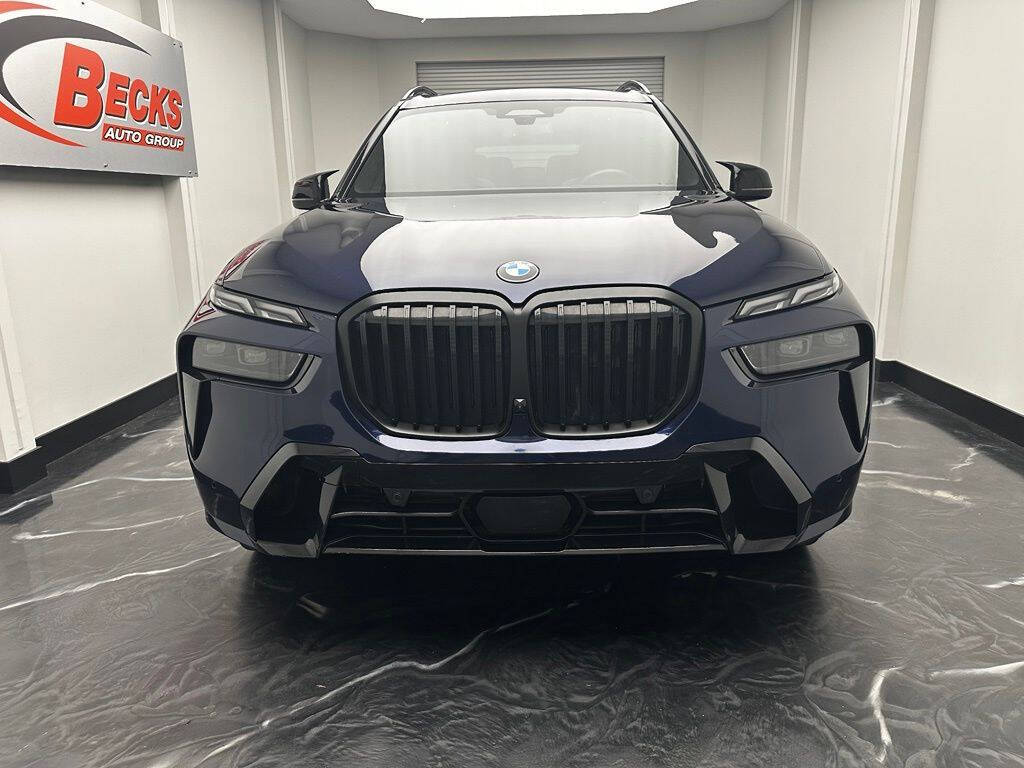 2023 BMW X7 xDrive40i Image 2 of 38