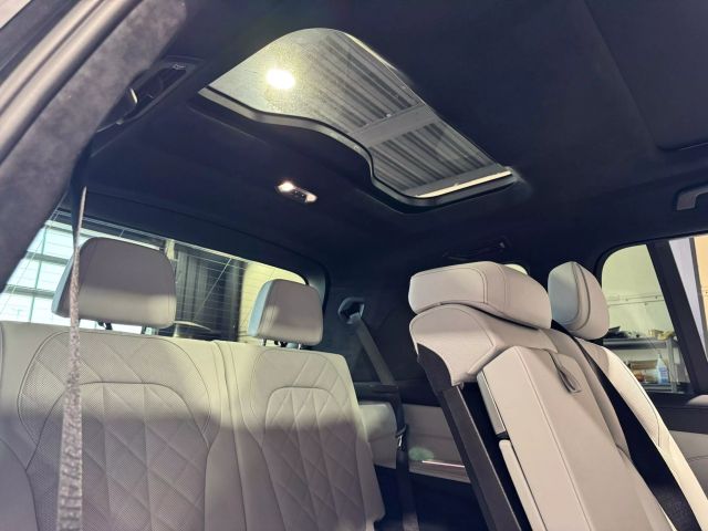 Vehicle image 16 of 26