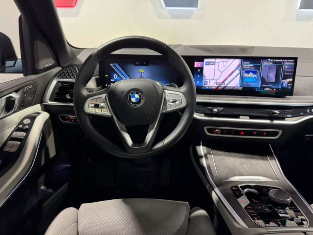 Vehicle image 19 of 26