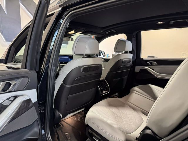 Vehicle image 10 of 26