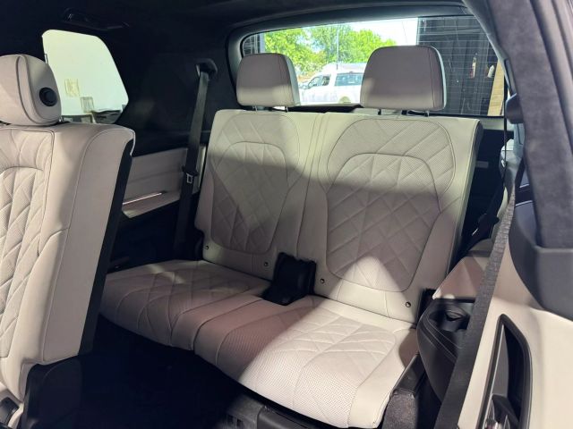 Vehicle image 12 of 26