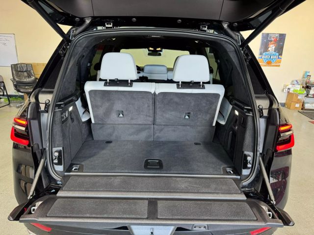Vehicle image 25 of 26