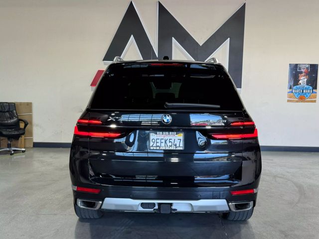 Vehicle image 7 of 26