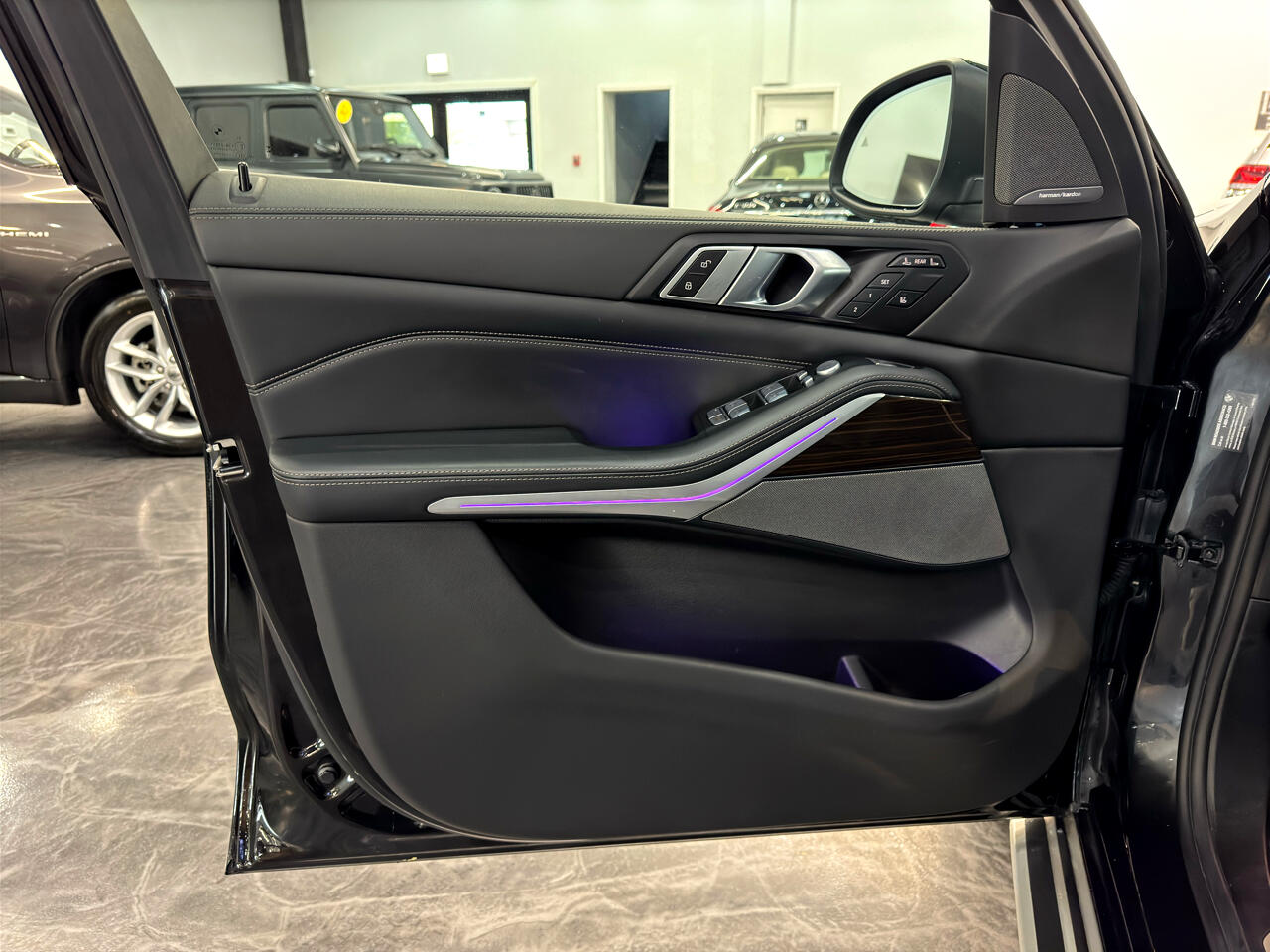 Vehicle image 26 of 54