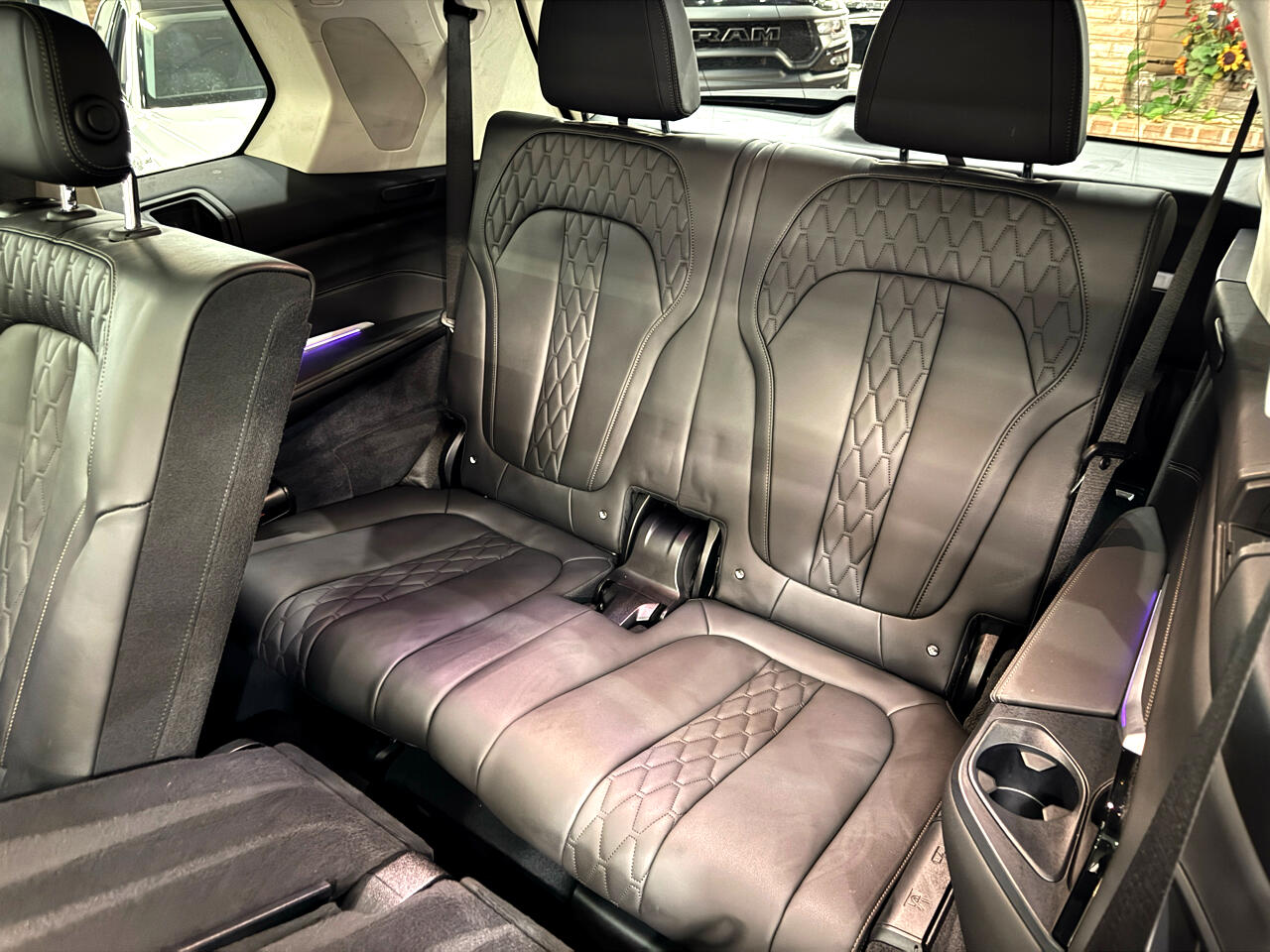 Vehicle image 33 of 54