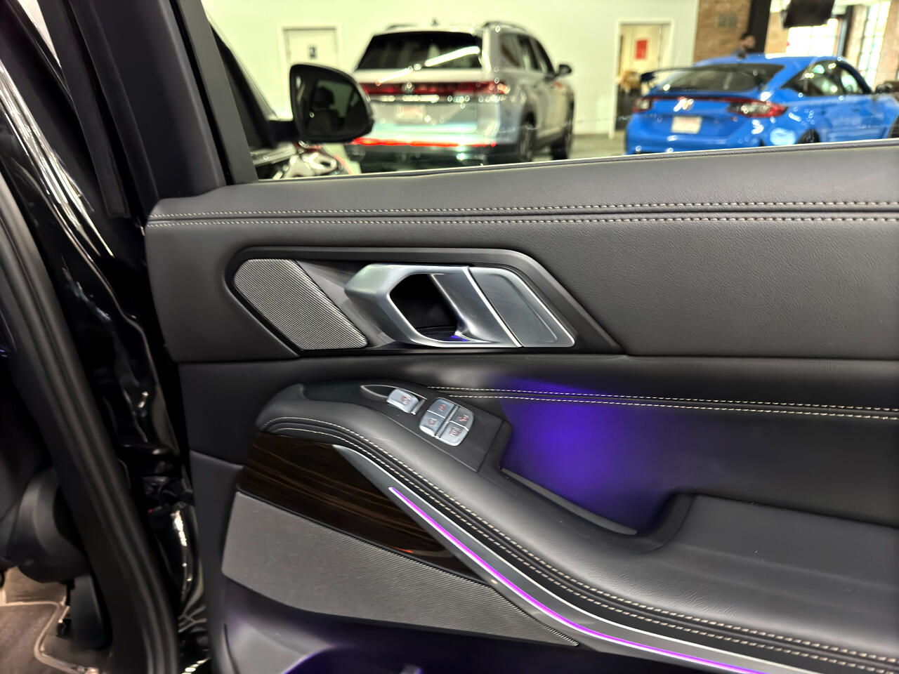 Vehicle image 46 of 54