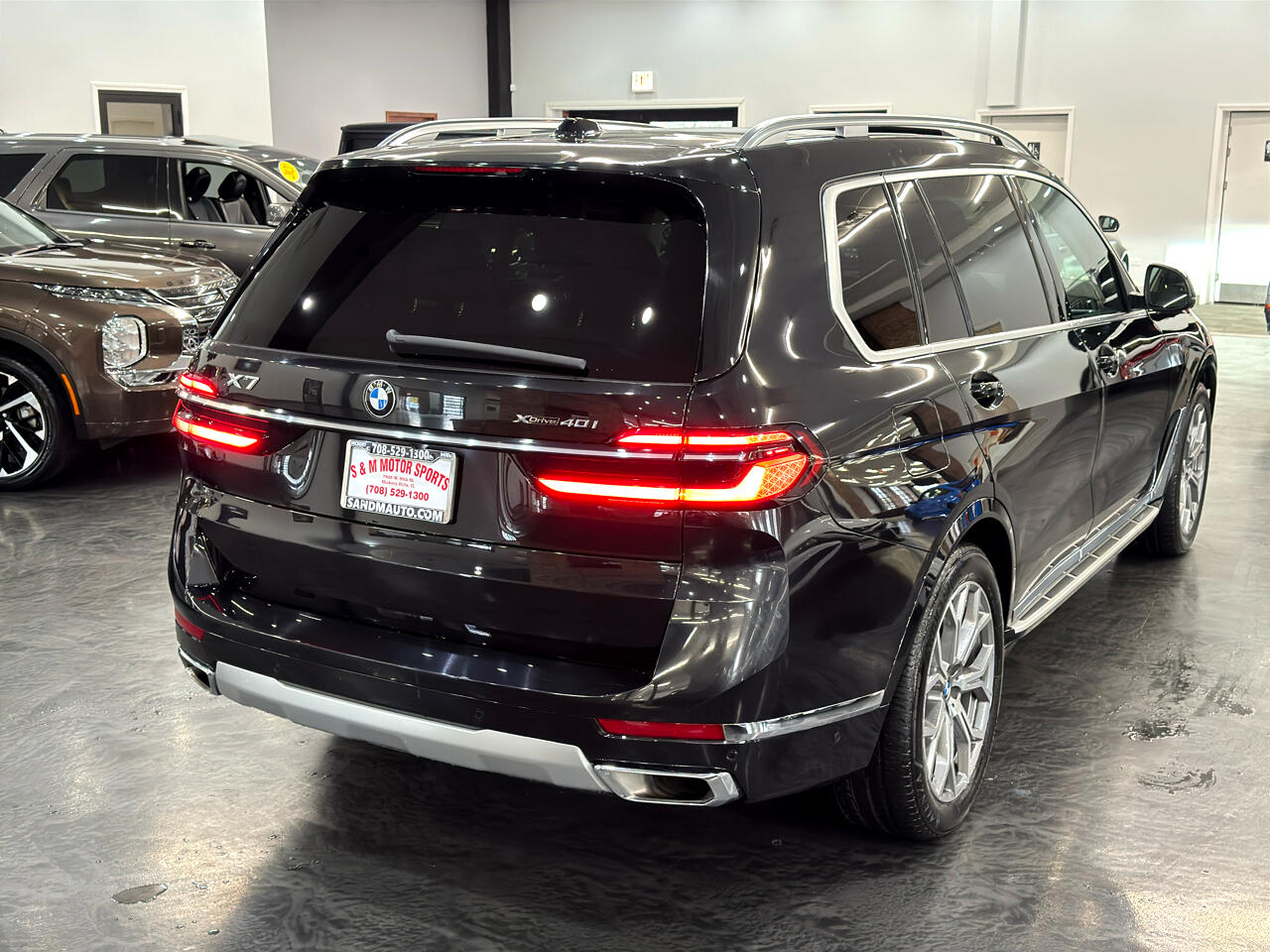 Vehicle image 16 of 54