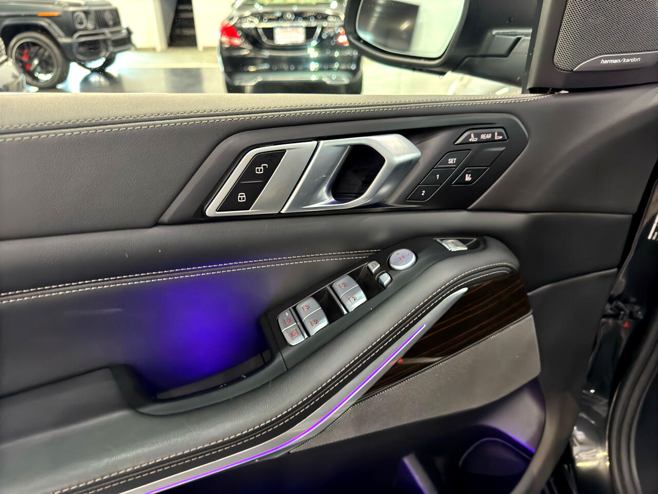 Vehicle image 28 of 54