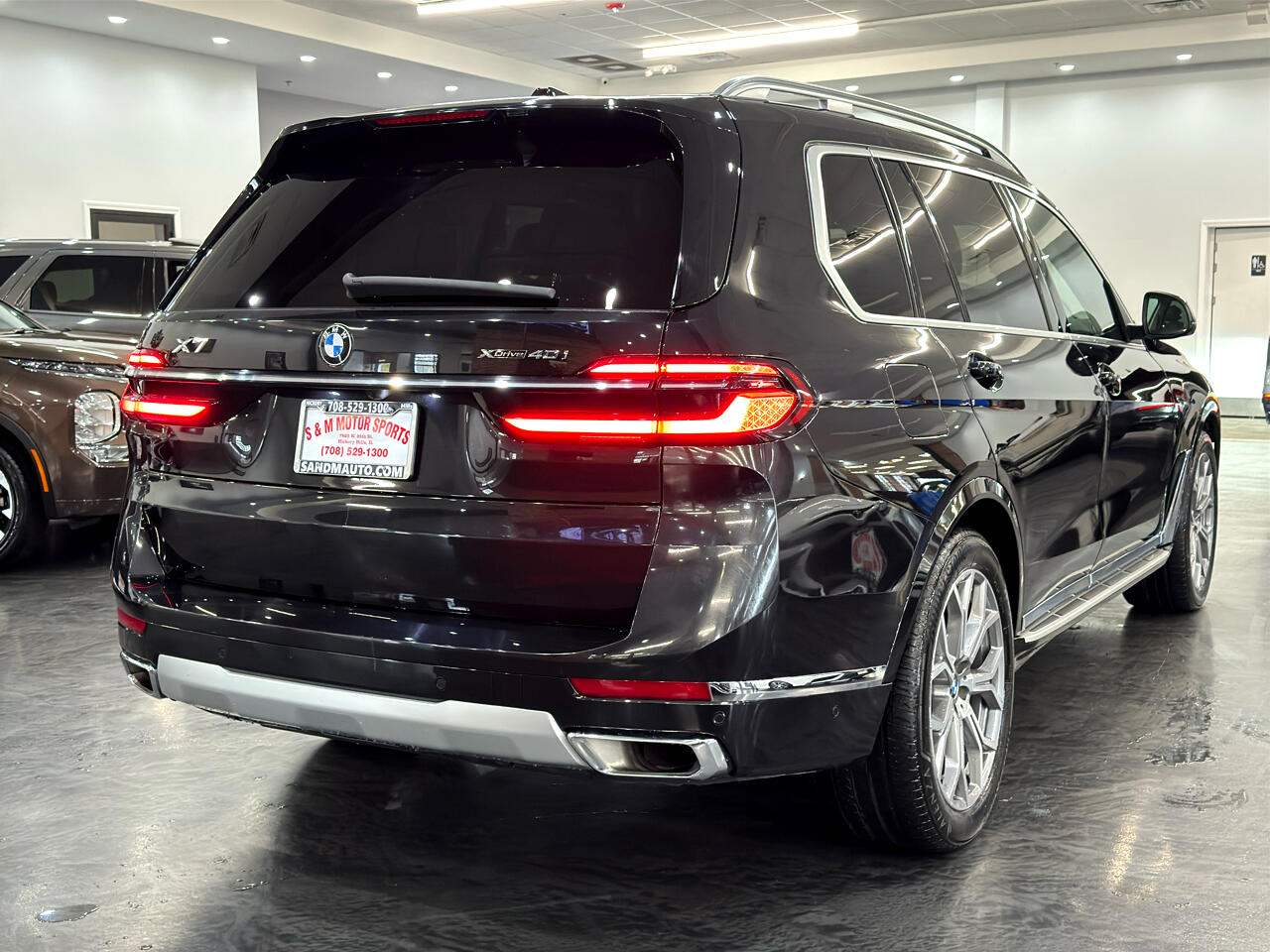 Vehicle image 15 of 54