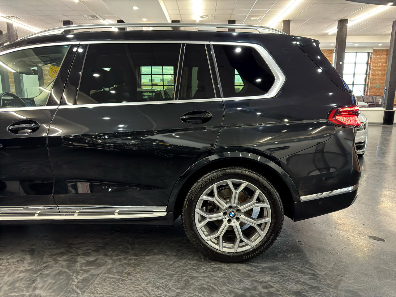 Vehicle image 14 of 54