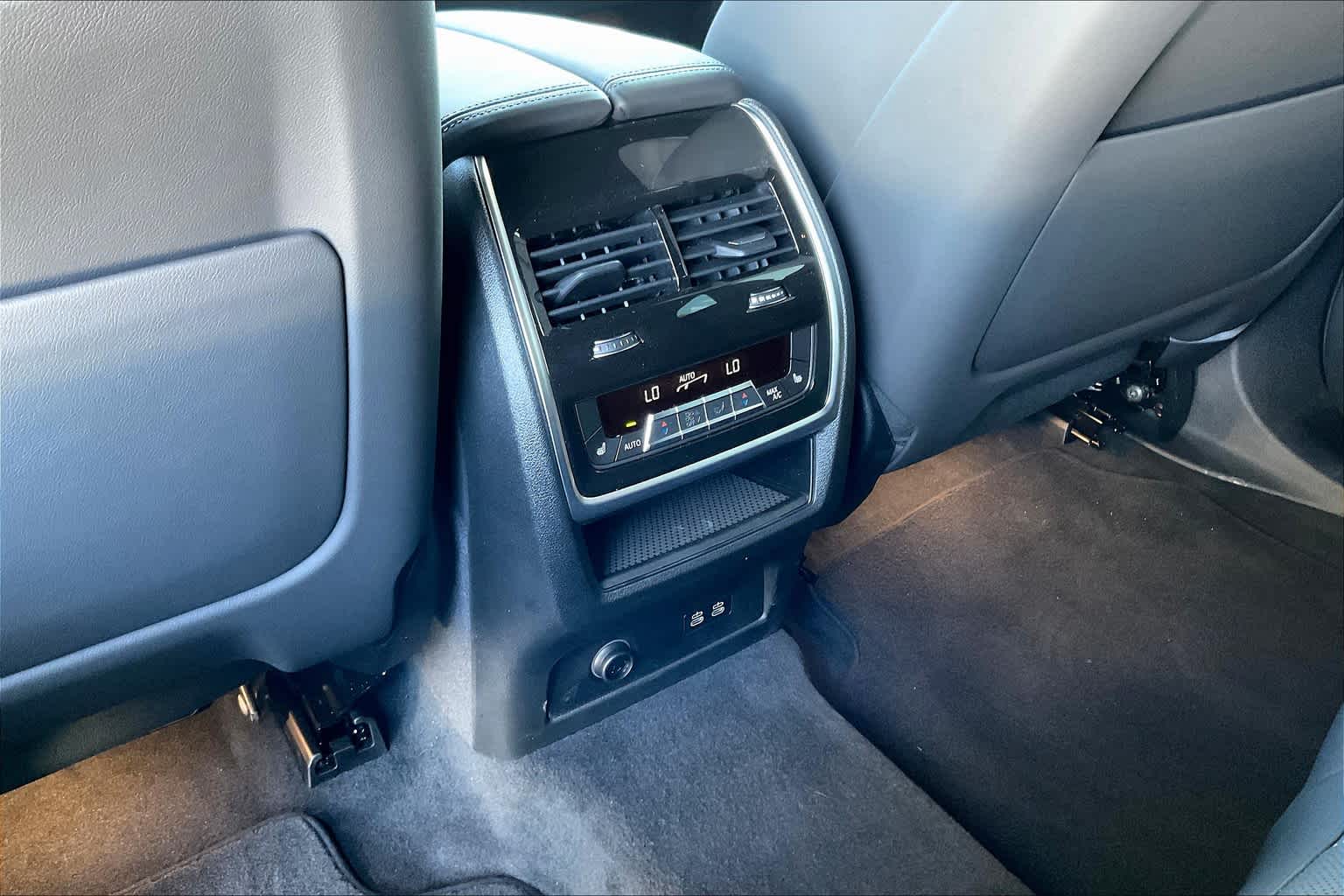 Vehicle image 16 of 36