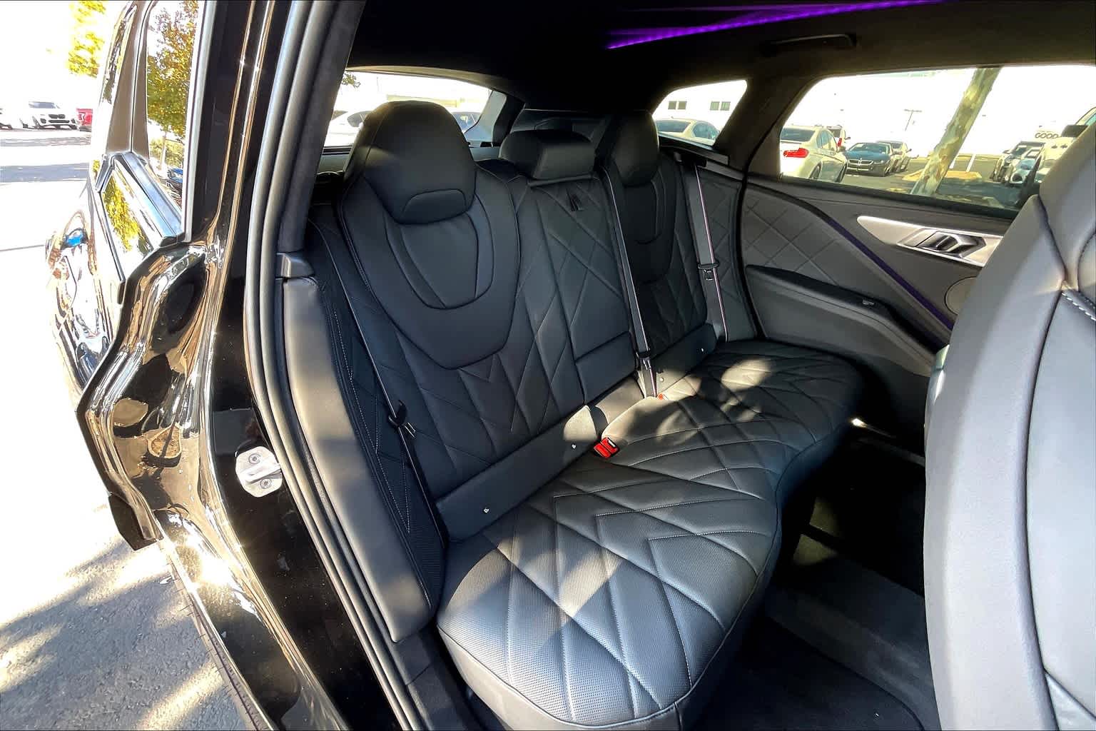 Vehicle image 27 of 36