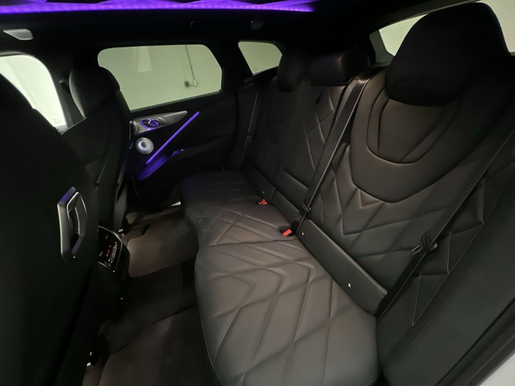 Vehicle image 24 of 29