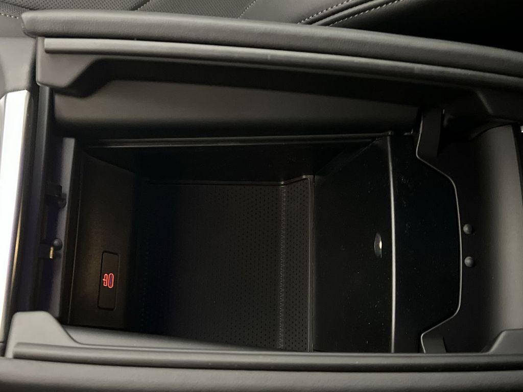 Vehicle image 22 of 29