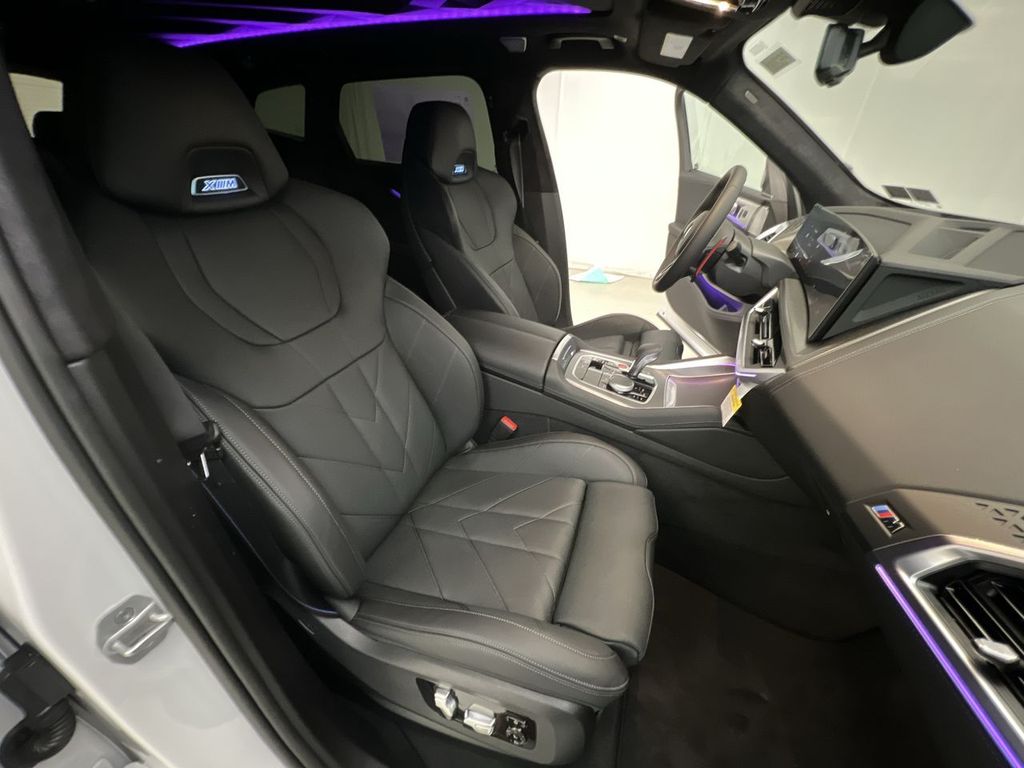 Vehicle image 28 of 29