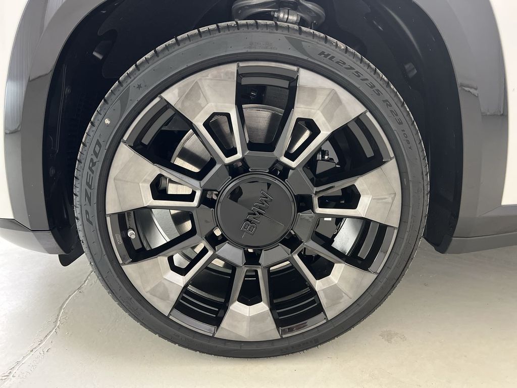 Vehicle image 11 of 29