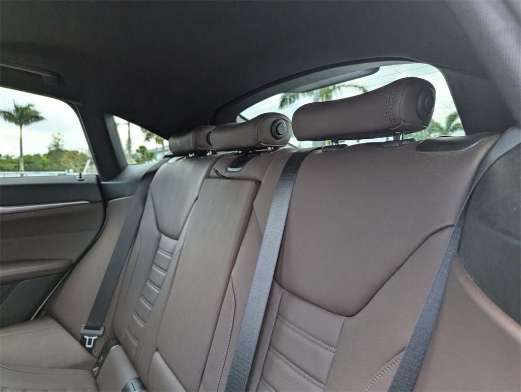 Vehicle image 16 of 30