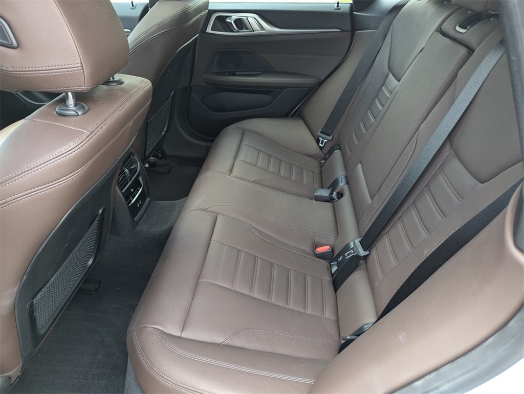 Vehicle image 17 of 30