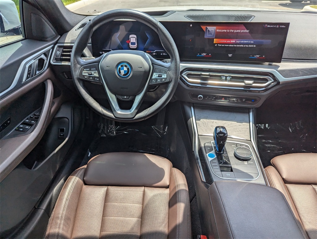 Vehicle image 20 of 30