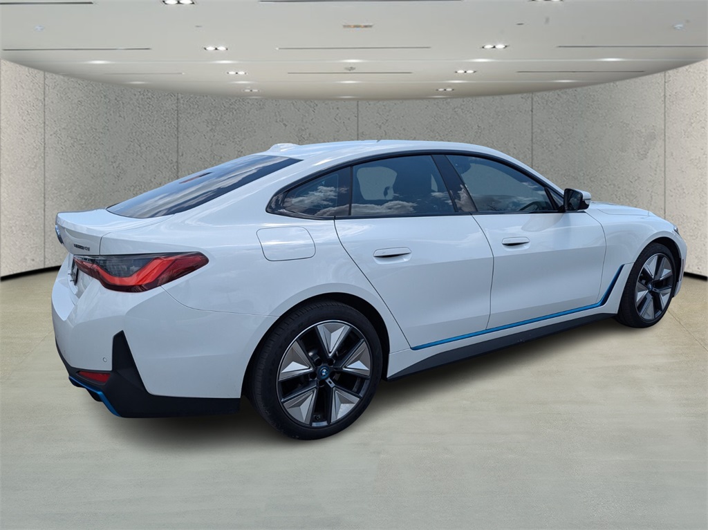 Vehicle image 5 of 30