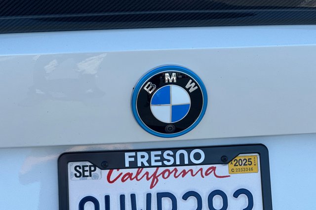 Vehicle image 16 of 28