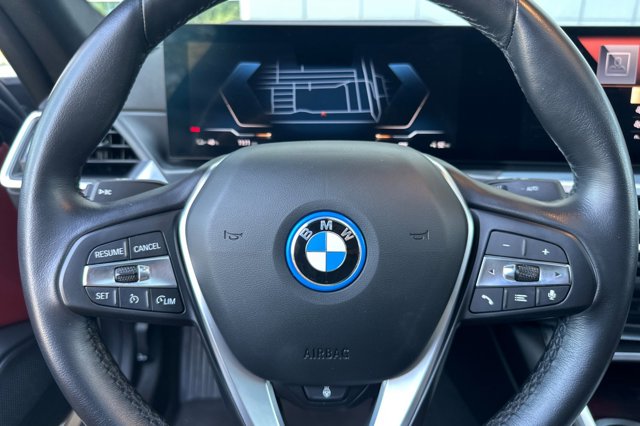 Vehicle image 14 of 28